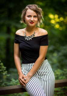 portret w plenerze sesje portretowe fotograf zdjęcia kobiet